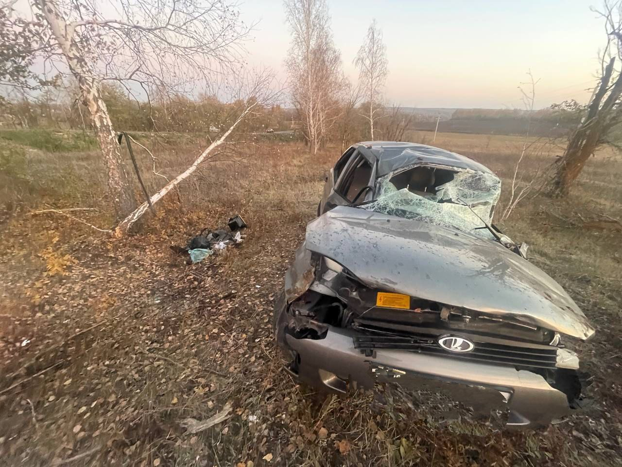 Лада Калина» вылетела в кювет и опрокинулась: водитель был госпитализирован  — ИА «Версия-Саратов»