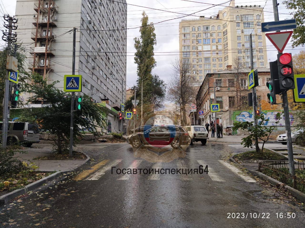 Три девушки пострадали в ДТП в центре Саратова — ИА «Версия-Саратов»