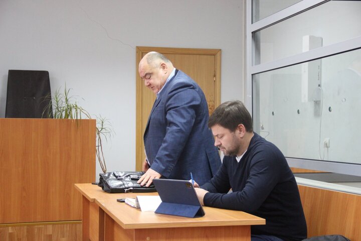 Дмитрий Тепин с адвокатом Таймуразом Тотиковым