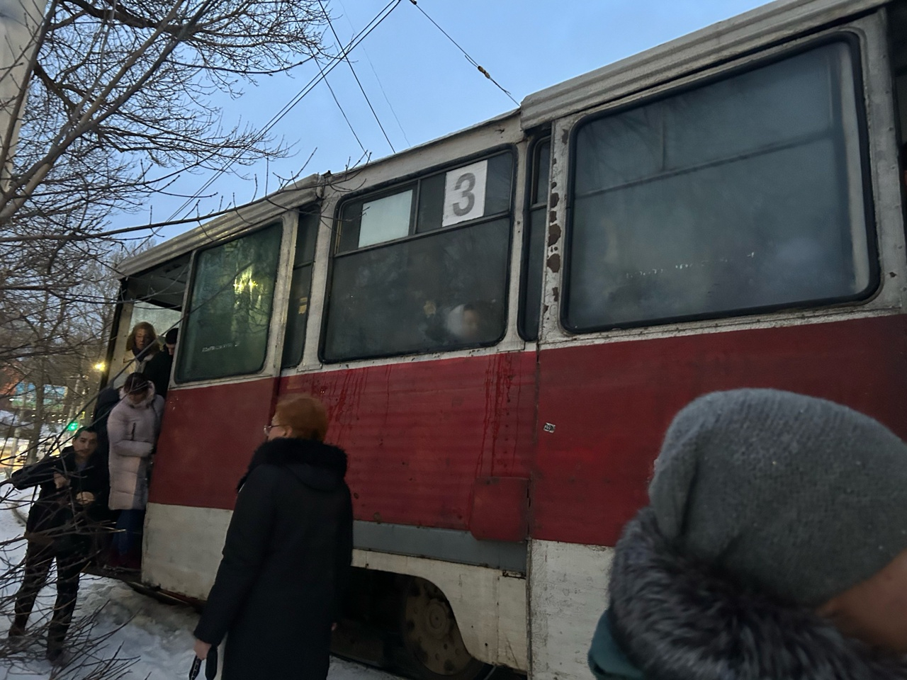 Рабочая неделя в Саратове началась с транспортных проблем: горожане не  смогли проехать на трамвае даже одну остановку — ИА «Версия-Саратов»