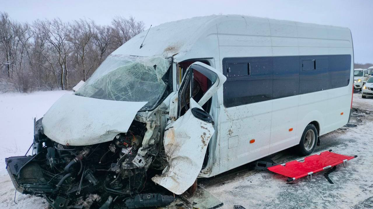 В Энгельсском районе столкнулись маршрутка, УАЗ и КамАЗ: три человека  пострадали, один погиб — ИА «Версия-Саратов»