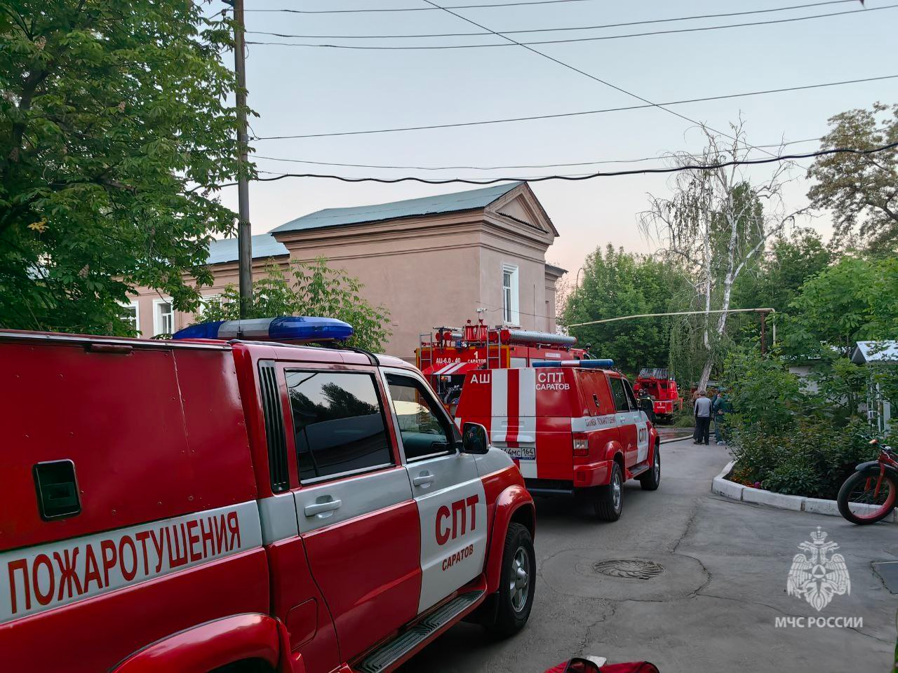 Пожарные выезжали на территорию городской больницы. В ГУ МЧС рассказали, что  произошло — ИА «Версия-Саратов»