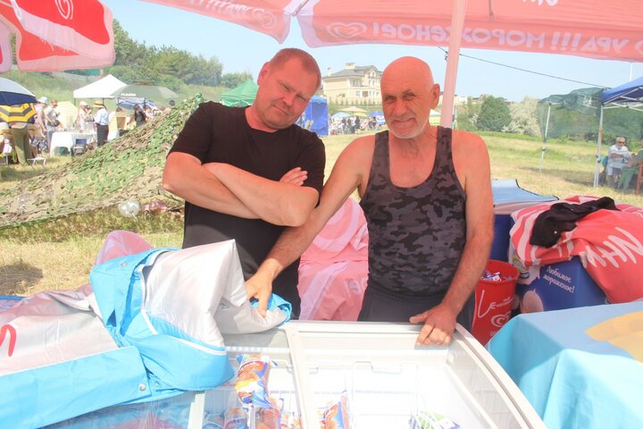 раздача бесплатного мороженого