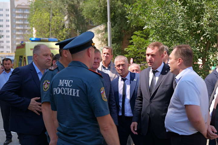 Роман Бусаргин на месте ЧП / © Telegram-канал губернатора Саратовской области Романа Бусаргина