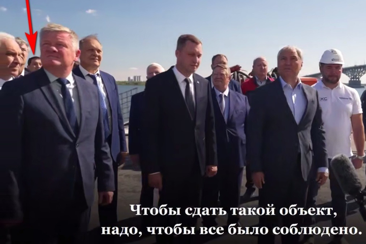 Сиденко за спиной Исаева на видео сторонников Вячеслава Володина с места событий