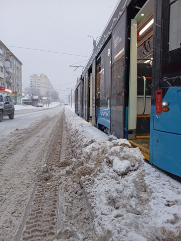 Сугробы на Огородной / &copy; Фото Анны из Telegram-чата Михаила Исаева
