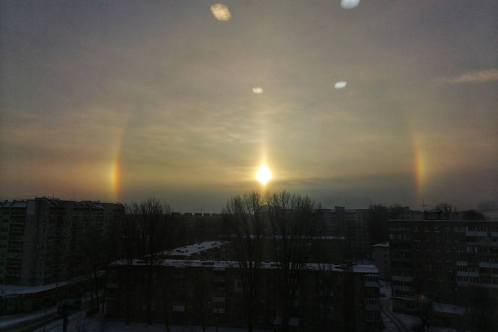 &copy; Telegram-канал Саратов: Открылось/Закрылось