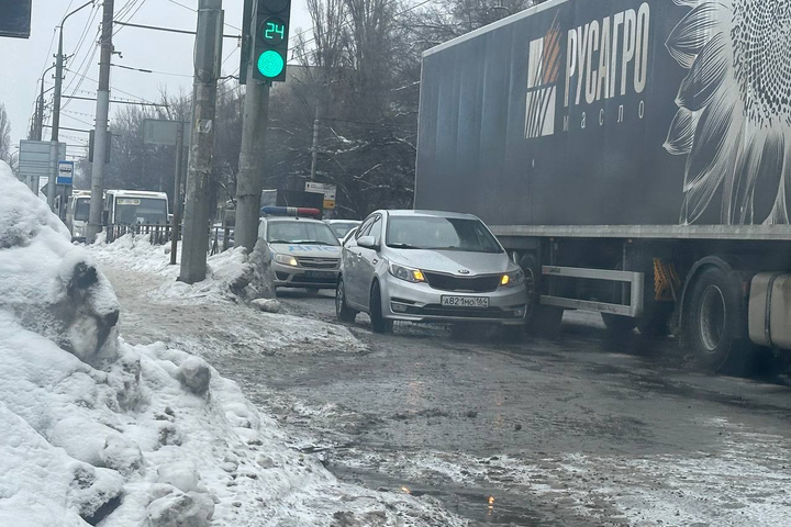 ДТП на Московском шоссе / &copy; ИА &laquo;Версия-Саратов&raquo;