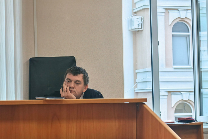 судья Денис Пантеев