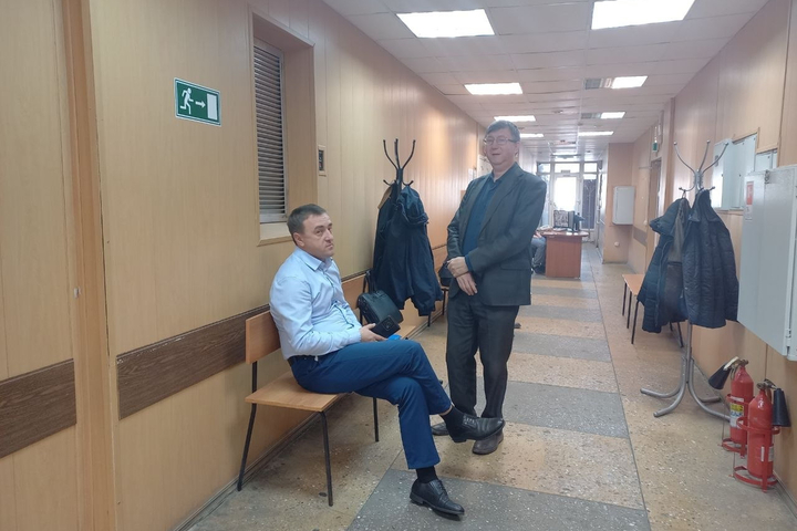 Директор интерната Александр Лазарев (слева), юрист от администрации Аткарского района С. Соболев / &copy; Алексей Требунский