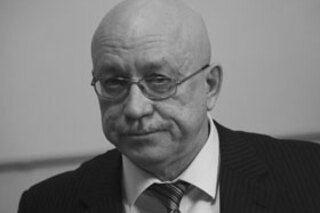 Коссович в тени