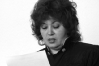 Под молчание смердят