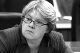 Садись, два!