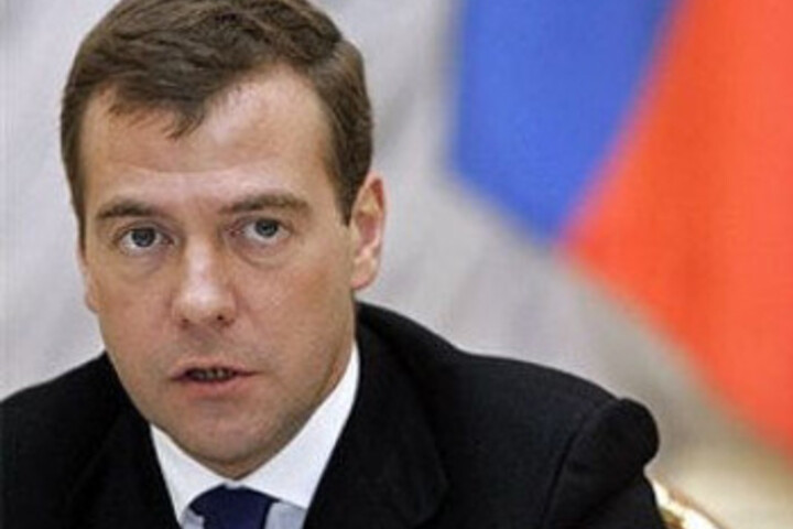 Дмитрий Медведев о предполагаемом закрытии Twitter: «Чиновникам надо иногда включать мозги»