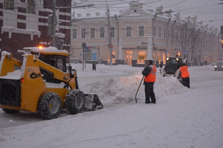 В субботу Саратов снова накроет туманом и снегопадом: в МЧС прогнозируют заносы, мэр обещает почистить улицы за ночь