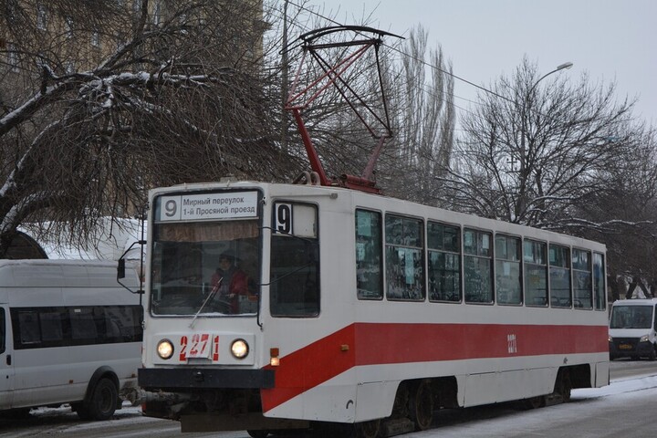 В Саратове встали трамваи № 9 и № 10, на маршрут № 2А вышел только один троллейбус
