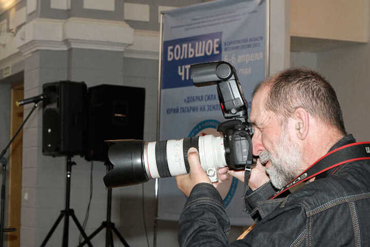В минздраве рассказали, как оказывают помощь заболевшему фотографу и журналисту Николаю Титову