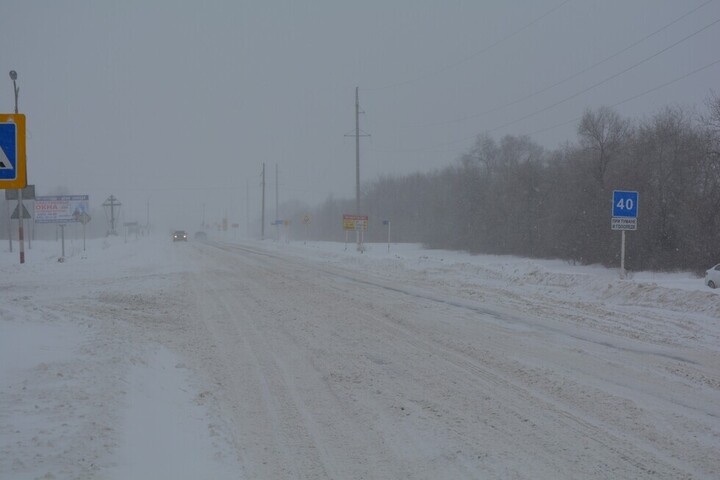 В Саратовской области продлено перекрытие федеральной трассы из-за снегопада