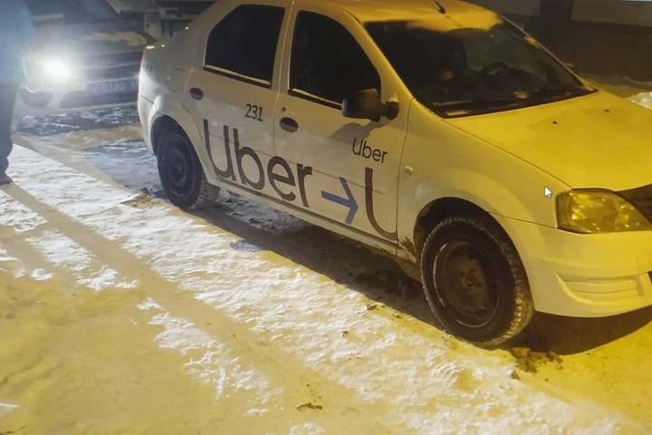 В Балаково водитель такси Uber сбил двухлетнего мальчика: ребенка госпитализировали