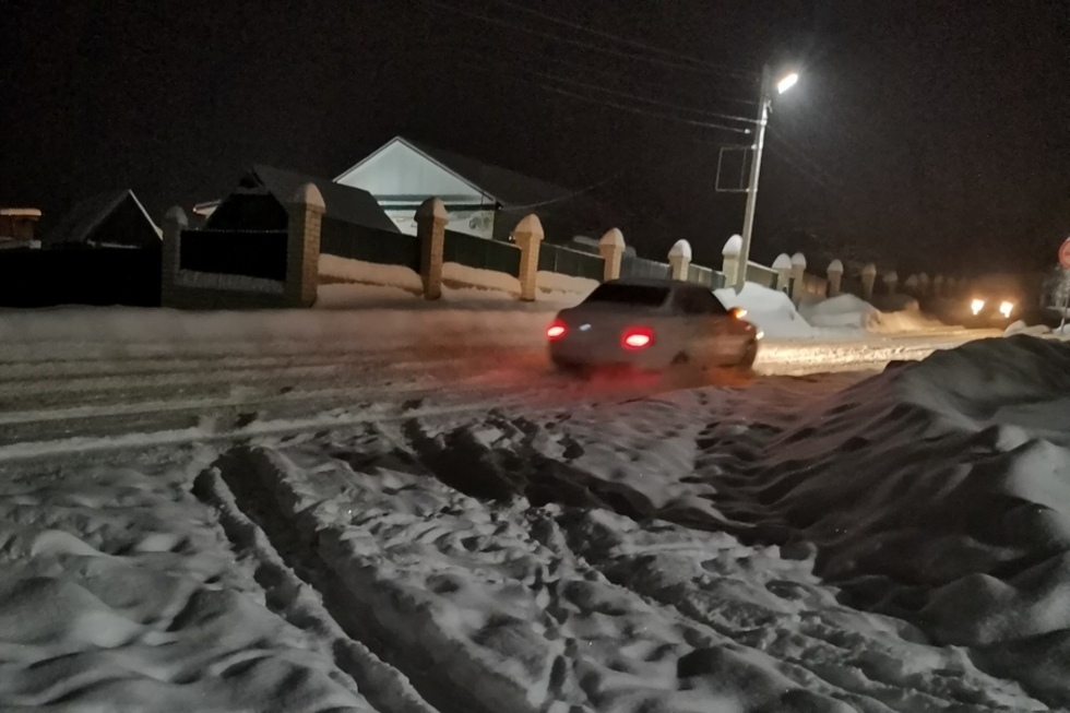 На дорогах выпало снега песня