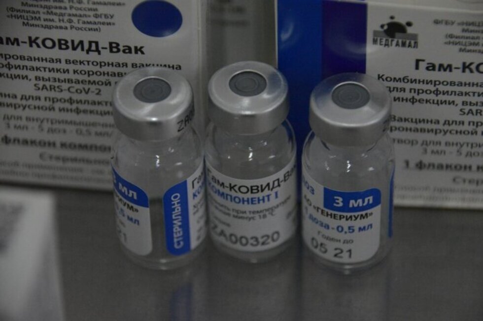 Министр пообещал делать прививки от коронавируса в ТЦ и свозить пожилых граждан в пункты вакцинации