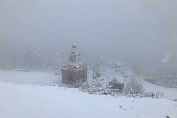 Синоптики: в Саратовской области ожидаются туман и сильный ветер, а оттепель сменится резким понижением температуры