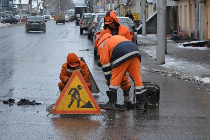 Контракт по ямочному ремонту саратовских дорог стоимостью 20 миллионов достался единственному участнику торгов по максимальной цене