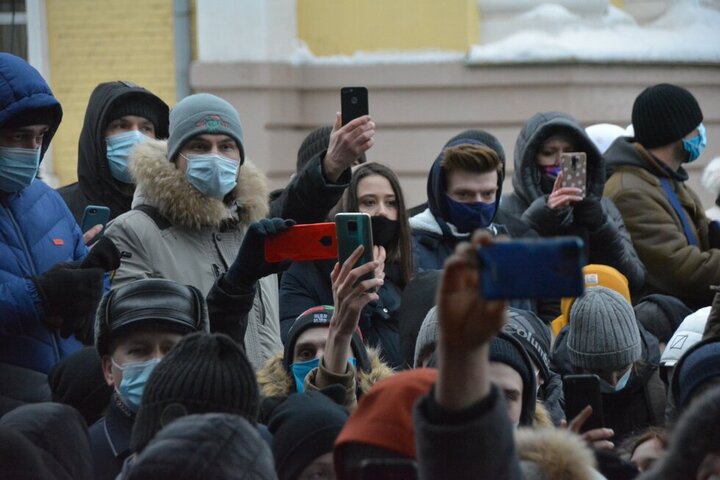 Суд оштрафовал саратовца, который на митинге 31 января кричал лозунги перед зданием Саратовской областной думы
