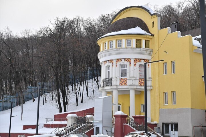Губернатор Радаев наведался в бывший особняк Аяцкова и узнал, когда закончится реконструкция (туда вложили порядка 100 миллионов)