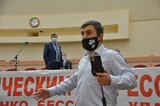 В Саратове полицейские задержали депутата областной думы Николая Бондаренко в подъезде дома