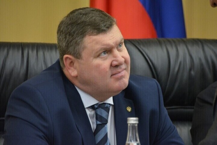 «Есть проблема какая-то скрытая»: глава УФСБ призвал саратовских чиновников подтянуть тестирование на ковид до среднероссийского уровня