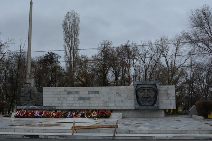 Четверо детей от 8 до 12 лет плевали в «вечный огонь»: с ними провели беседу, родителям грозит штраф до 500 рублей