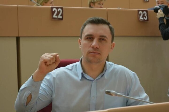 «Как только поступила задача оказать давление, все это было применено»: к депутату Николаю Бондаренко вновь пришли полицейские