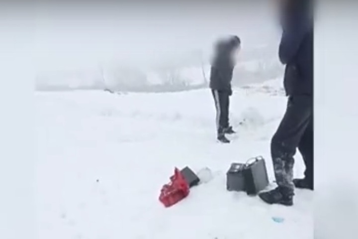 Бдительный житель Заводского района поймал на воровстве у соседей двух молодых людей, снял их на видео и сдал полиции