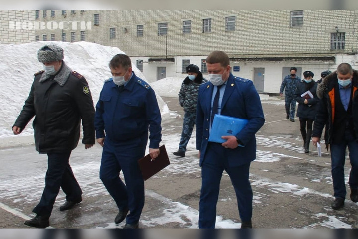 Зампрокурора области приехал в балашовскую тюрьму, в которой заключенные зашили себе рты. Осужденные отказались рассказывать о причинах «членовредительства»