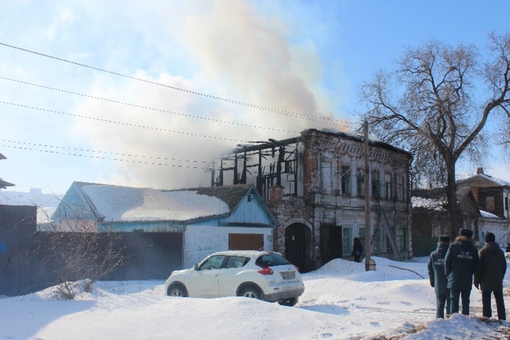 Пожилой житель Балаково не смог выбраться из охваченной огнем квартиры и погиб