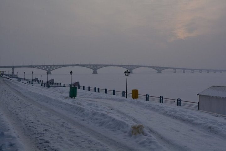 Небольшой снег и ветер с порывами до 14 метров в секунду: синоптики рассказали, какой будет погода в Саратовской области на выходных