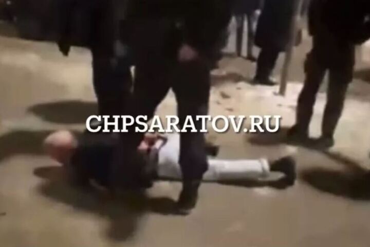 На проспекте Кирова пьяные подростки ранили шилом и сильно избили 18-летнего молодого человека: полиция ищет очевидцев