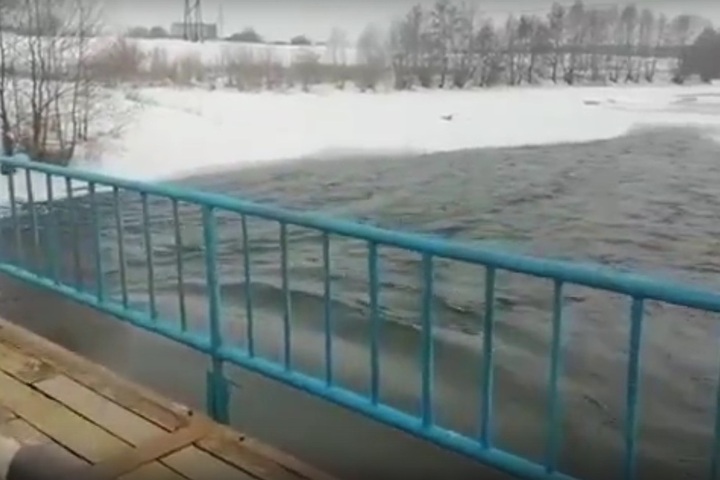 В Аткарском районе для контроля паводка на реках развернули гидропосты (видео)