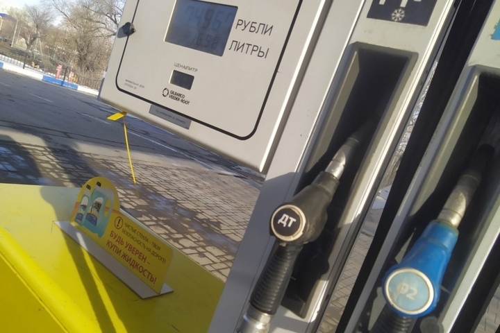 С начала года цены за литр бензина в Саратове выросли почти на 1 рубль