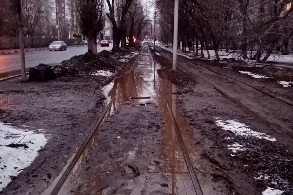 Саратовец заподозрил чиновников мэрии в публикации недостоверной информации о ремонте трамвайных рельсов