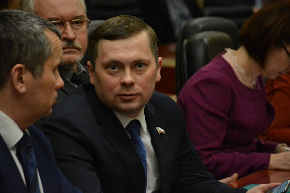 Министр пообещал, что работники саратовских заводов будут получать более 40 тысяч рублей