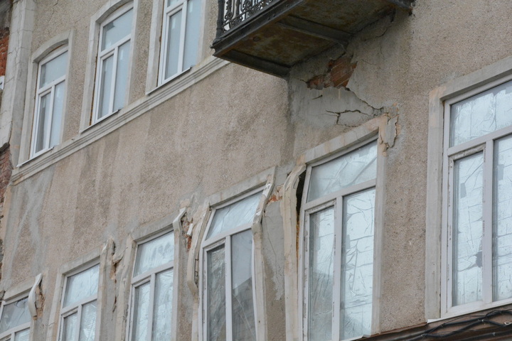 Мэр анонсировал проведение противоаварийных работ в разваливающемся здании бывшей гостиницы «Россия» на проспекте Кирова