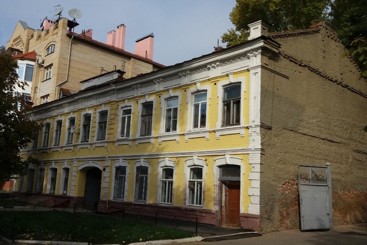 Пять домов в Кировском районе отправили под снос (в том числе здание рядом с министерством строительства)