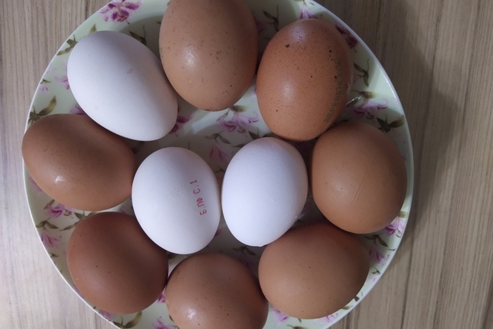 Саратовстат включил яйца в топ-3 самых подорожавших продуктов за неделю
