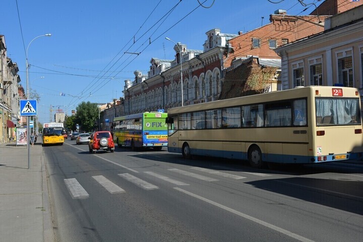 Генпрокуратура: в Саратове автобусные перевозчики незаконно получили с жителей десятки миллионов рублей благодаря потворству чиновников мэрии. Возбуждены уголовные дела
