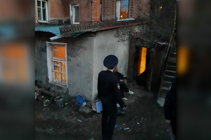 В саратовской квартире нашли тело мужчины: следователи выясняют причины его гибели