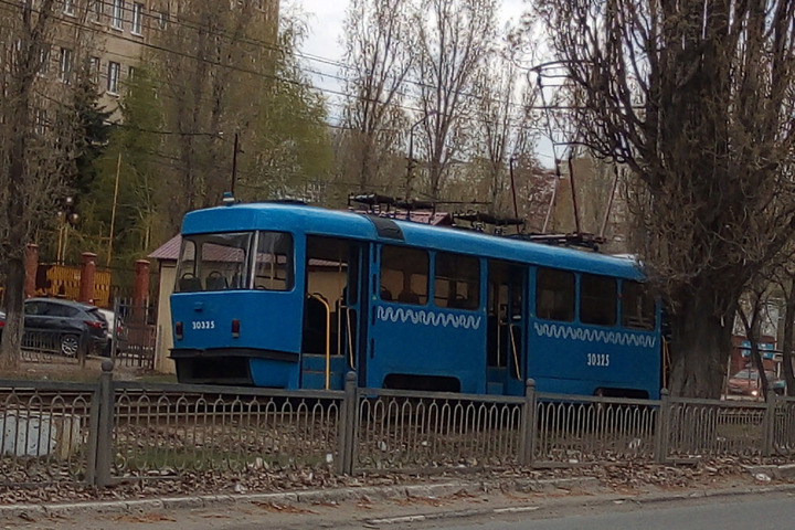 Городской электротранспорт встал после схода московского вагона с рельсов