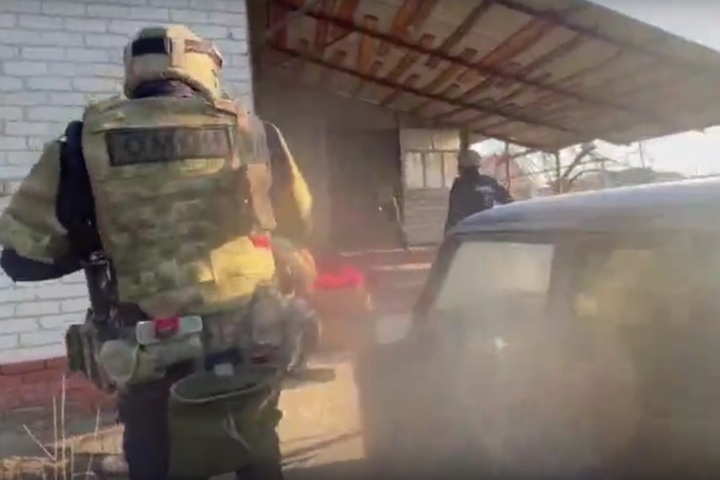 В Аткарском районе оперативники задержали сбытчиков фальшивых денег (видео)