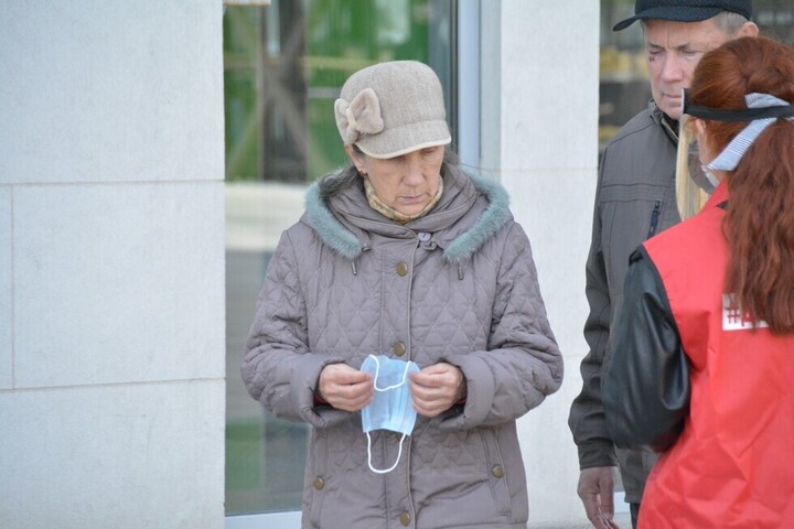 Правительство почти на месяц продлило режим самоизоляции для саратовских пенсионеров